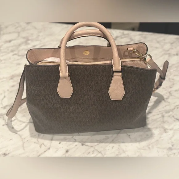 Michael Kors Camille Large LOGO And Leather Satchel - Picture 4 of 11